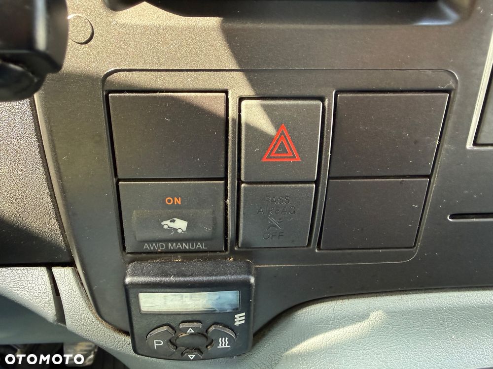 Ford Transit Furgon Brygadowy 6 os. 4x4 L3H2 2.2 TDCI 125KM 4x4 - 14