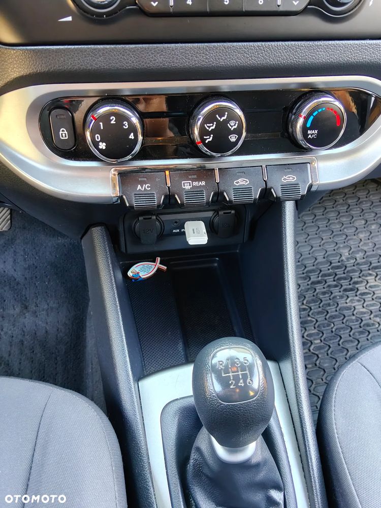Kia Rio - 31