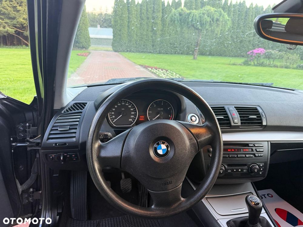 BMW Seria 1 118d DPF - 12