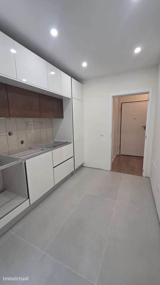 Apartamento T3 c/ garagem - Grande imagem: 3/21
