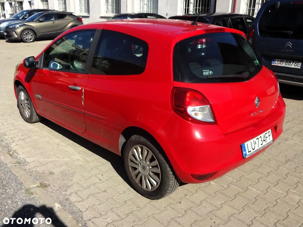 Renault Clio - 8