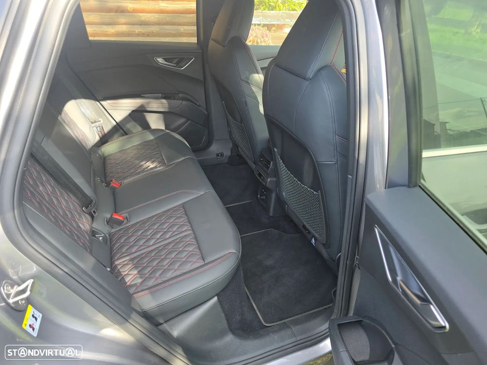 Audi Q4 e-tron 45 quattro - 6