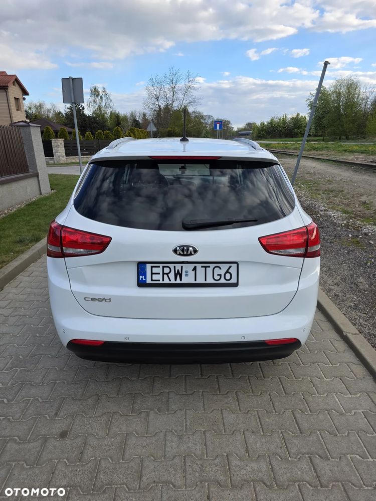 Kia Ceed 1.6 CRDi L Business Line - 6