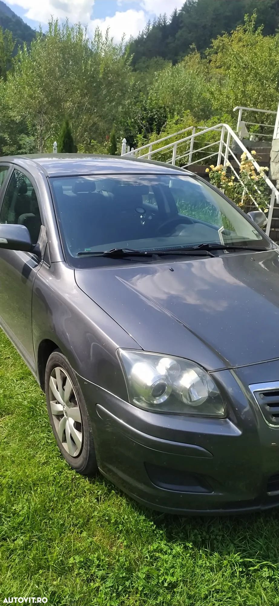 Toyota Avensis 1.6 Comfort - 1