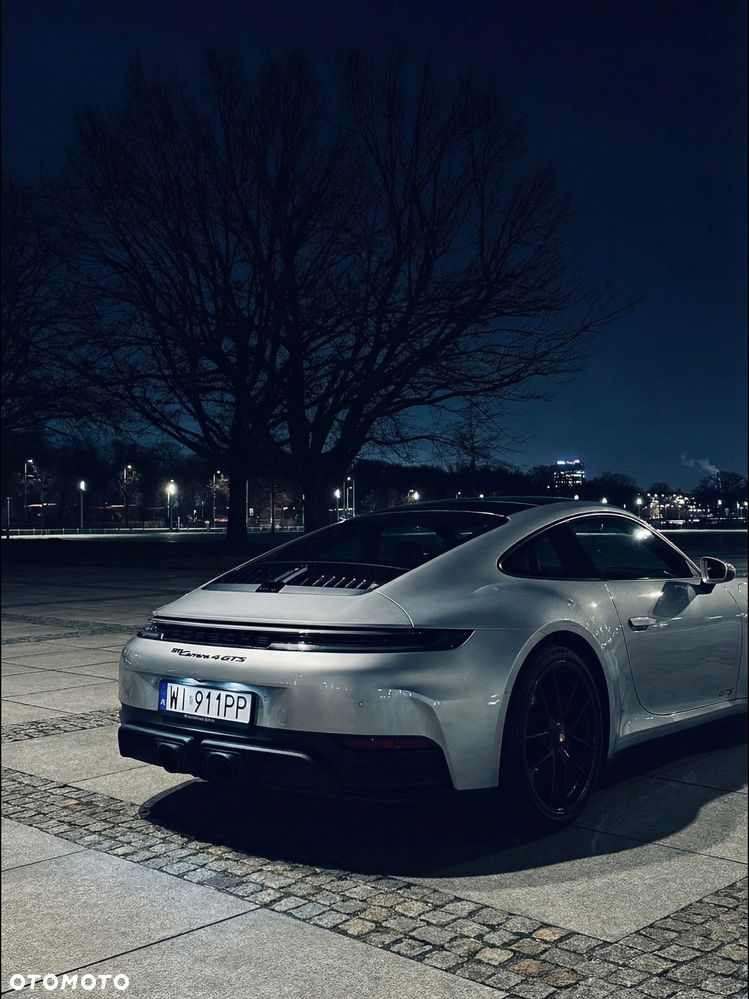 Porsche 911 Carrera T-Hybrid 4 GTS - 11