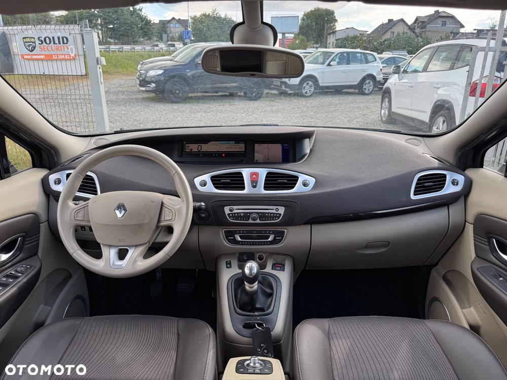 Renault Grand Scenic - 16