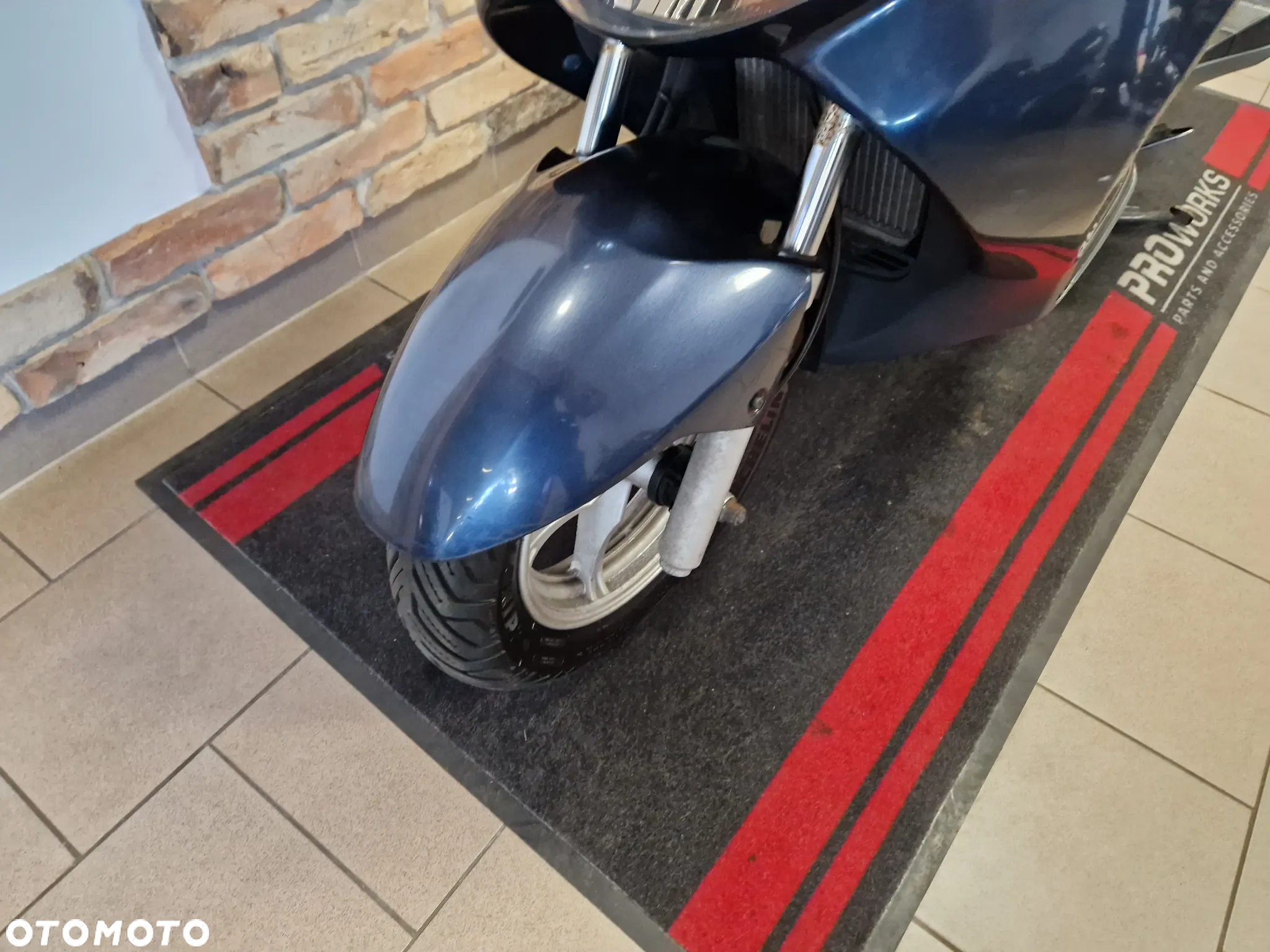 Suzuki Burgman - 11