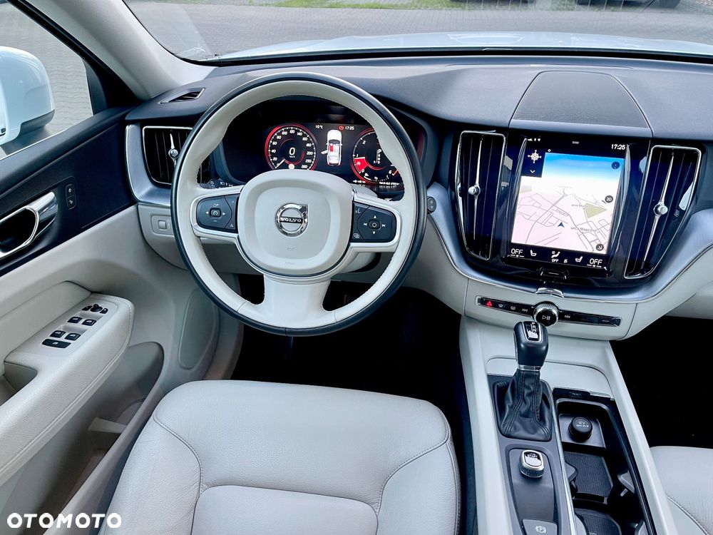 Volvo XC 60 D4 Momentum Pro - 6