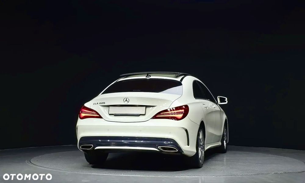 Mercedes-Benz CLA 220 4Matic 7G-DCT AMG Line - 5
