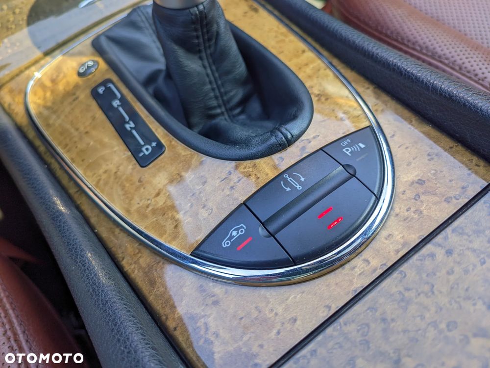 Mercedes-Benz Klasa E 300 BLUETEC Avantgarde - 22