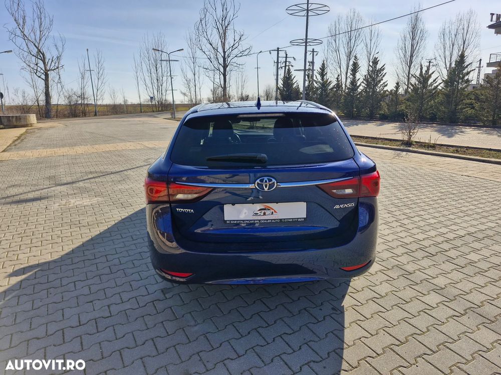 Toyota Avensis 2.0 D-4D Executive - 5