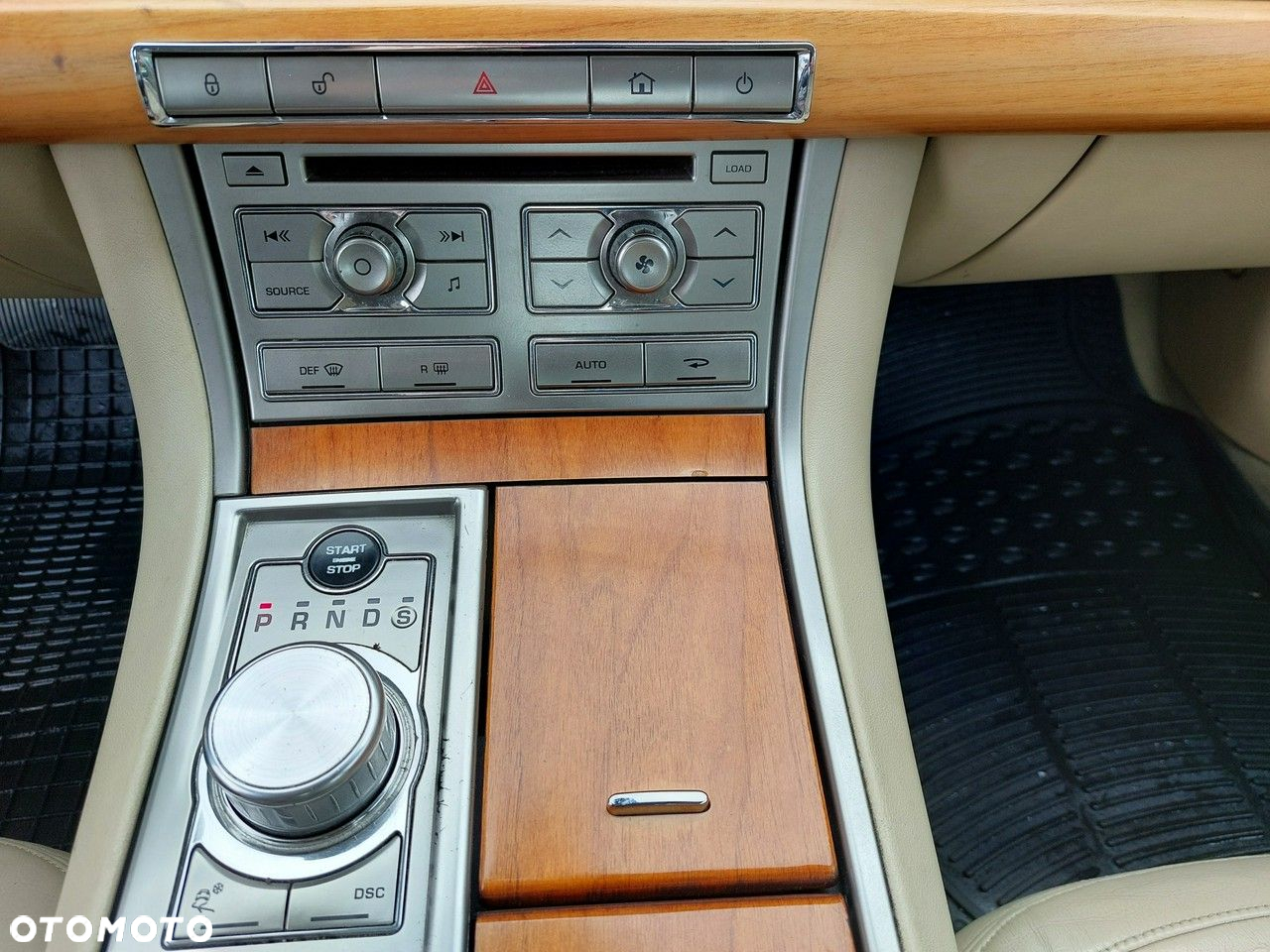 Jaguar XF 2.7 V6 D Premium Luxury - 24