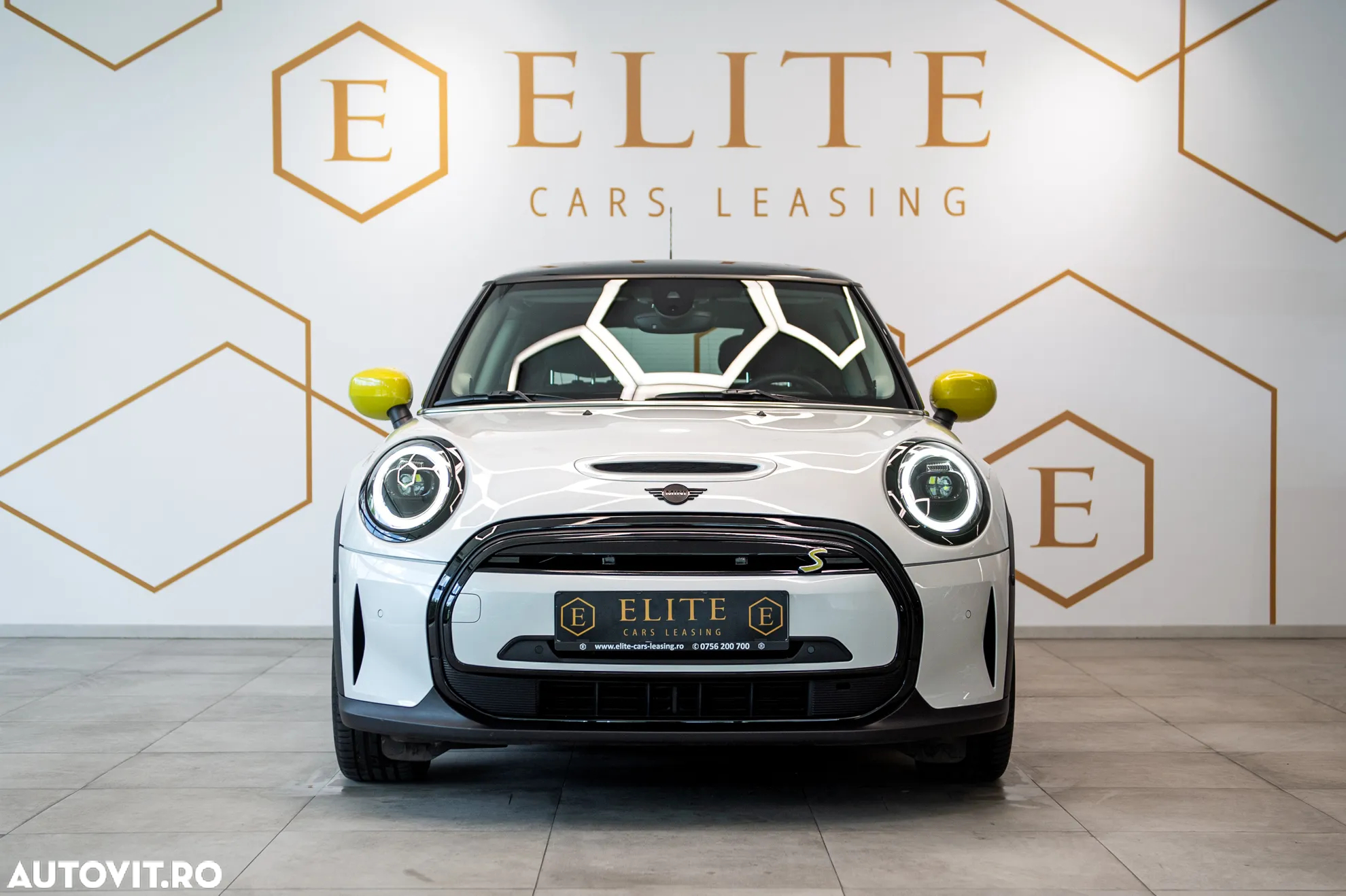 Mini Cooper SE Standard - 2