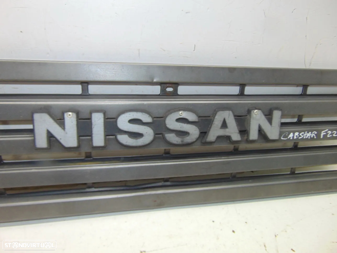 Nissan Cabstar grelha - 2