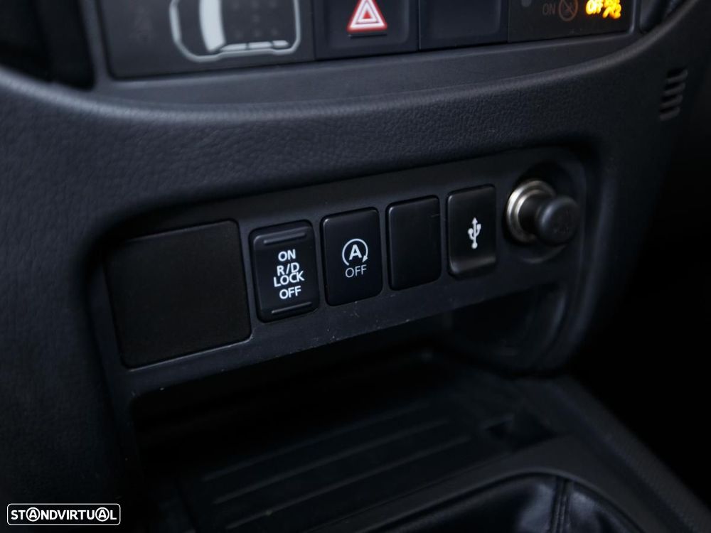 Mitsubishi L200 - 11