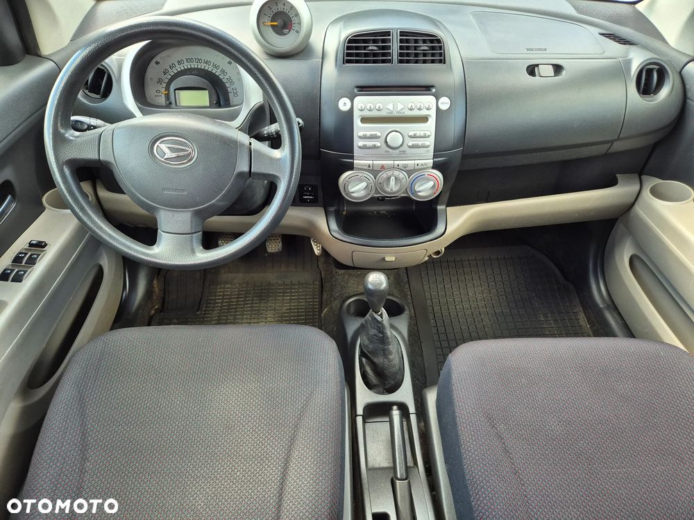 Daihatsu Sirion - 7