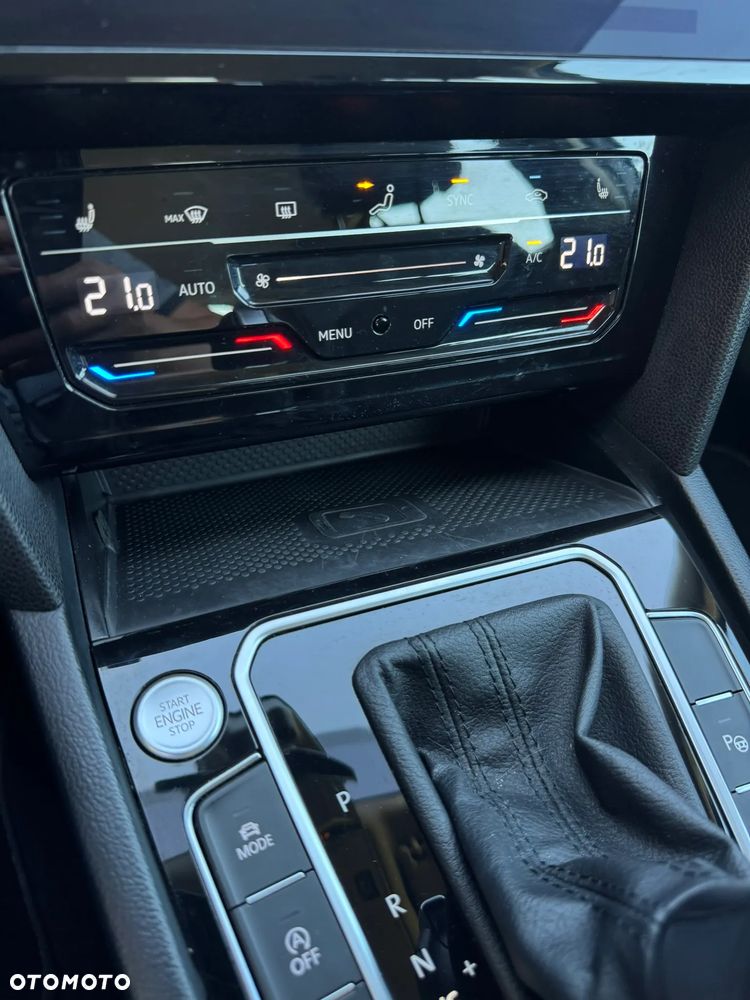 Volkswagen Passat - 23
