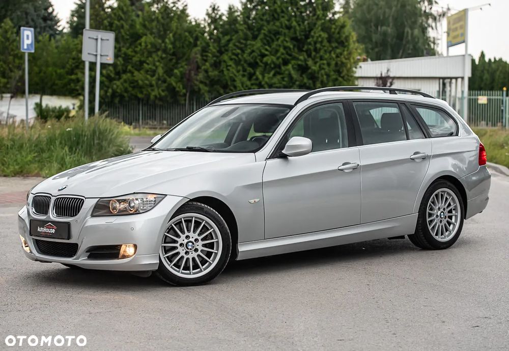 BMW Seria 3 325i xDrive Touring - 14