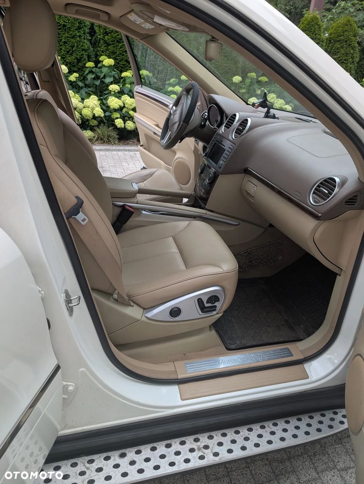 Mercedes-Benz GL - 14
