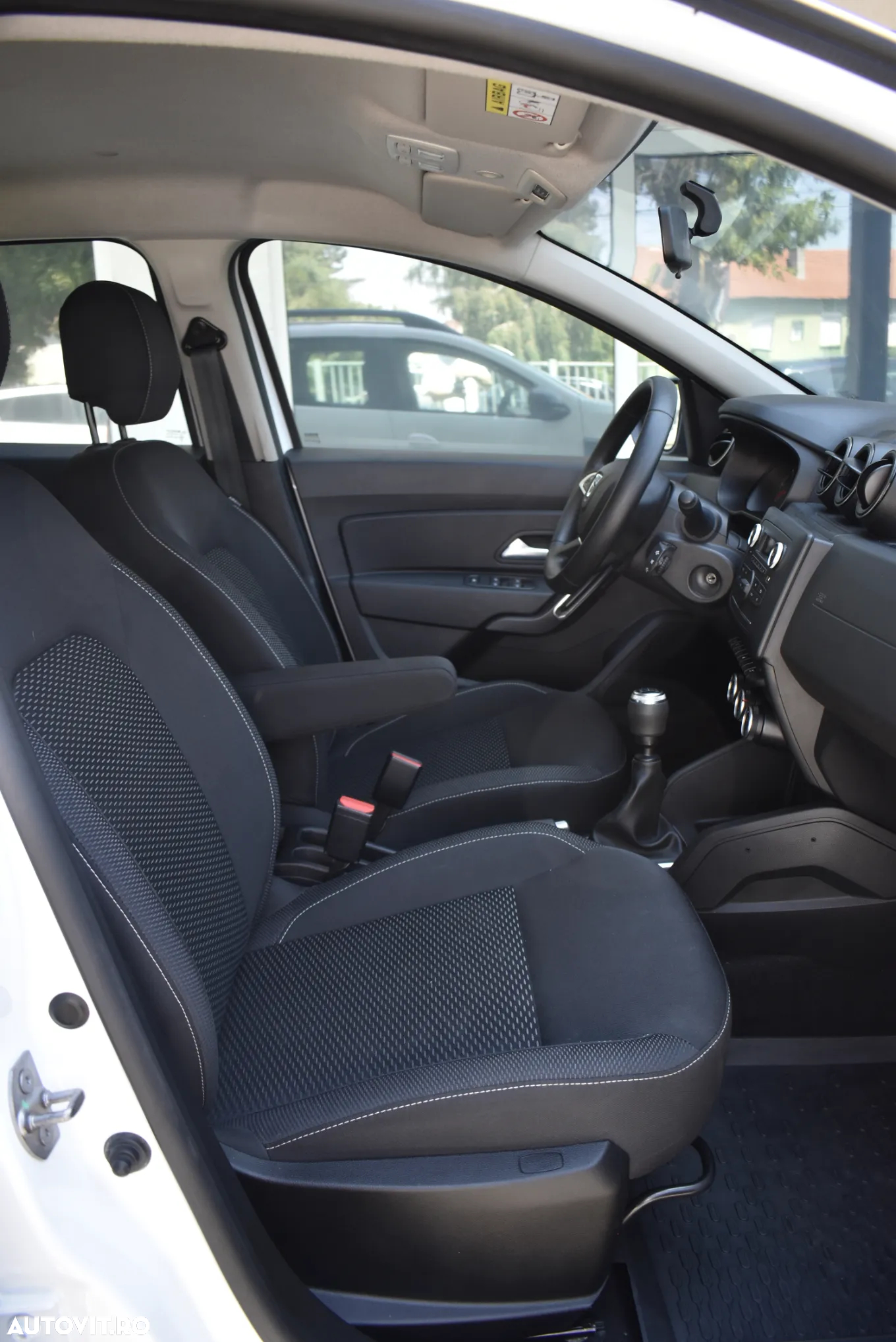 Dacia Duster 1.5 Blue dCi 4WD Comfort - 34