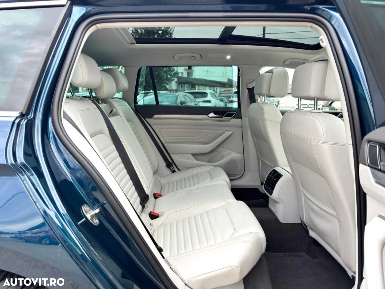 Volkswagen Passat - 21