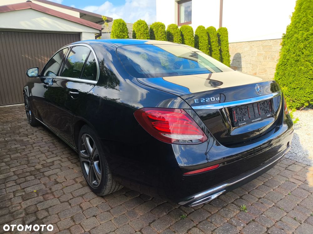 Mercedes-Benz Klasa E 220 d 9G-TRONIC Exclusive - 2