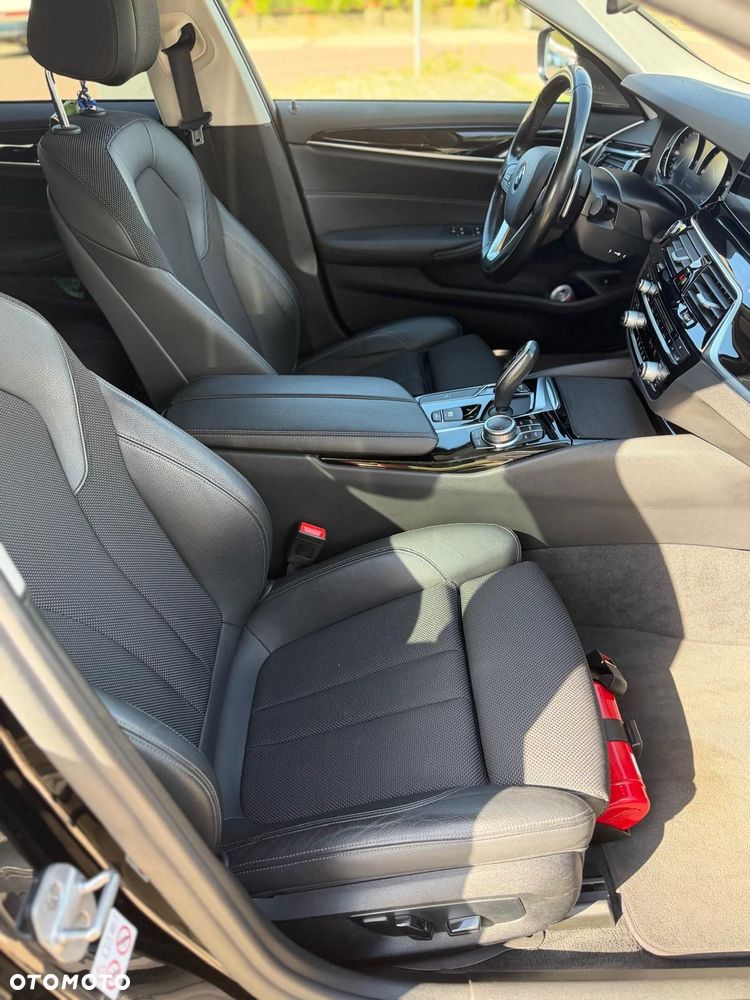 BMW Seria 5 520d xDrive - 7