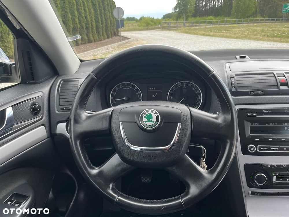 Skoda Octavia 1.6 TDI DPF Ambiente - 24