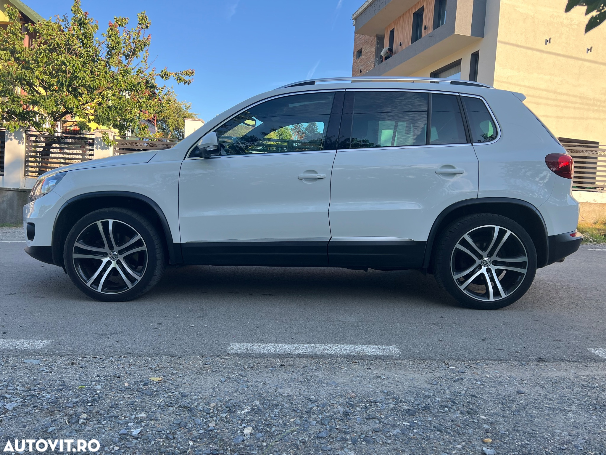 Volkswagen Tiguan 2.0 TDI SCR 4MOTION BlueMotion Technology DSG Lounge Sport & Style - 5