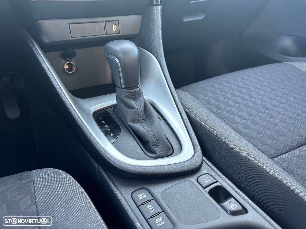 Toyota Yaris 1.5 HDF Comfort Plus - 24