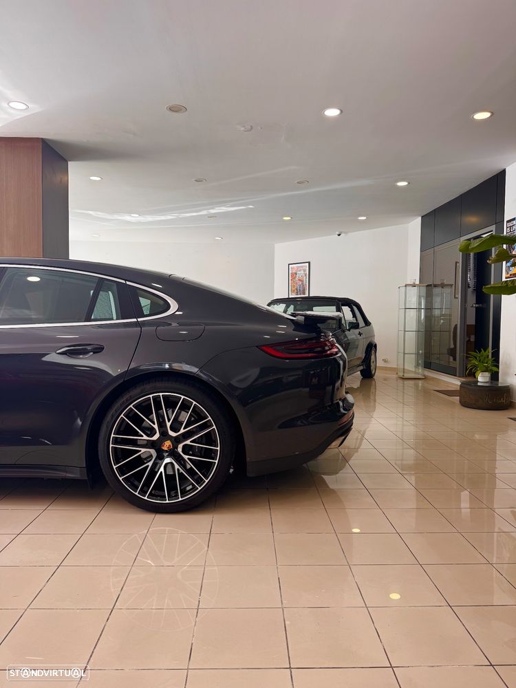 Porsche Panamera - 21