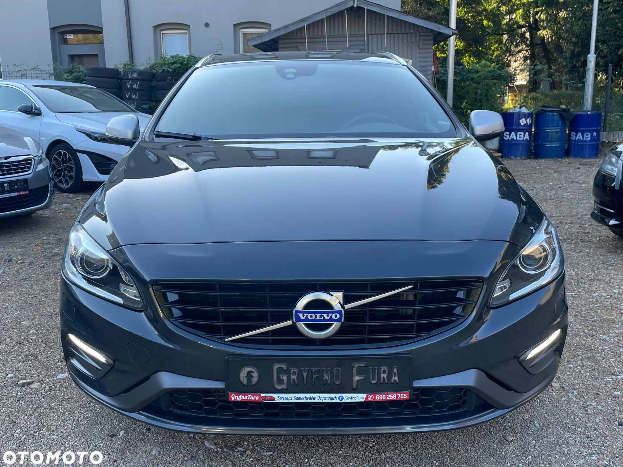 Volvo V60 D3 AWD R-Design - 4