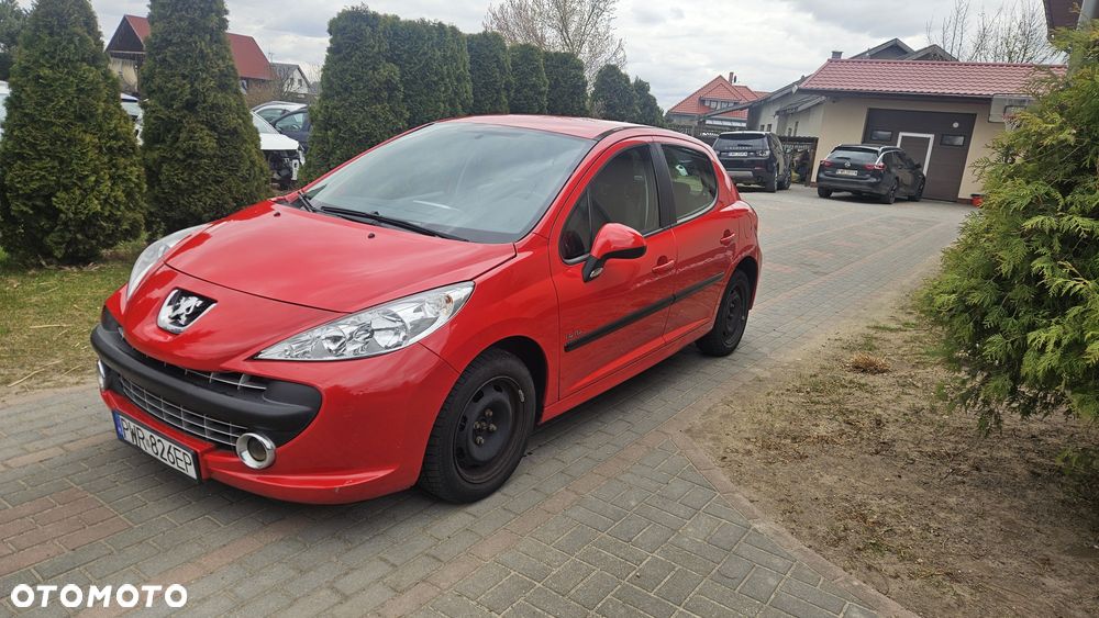 Peugeot 207 - 1