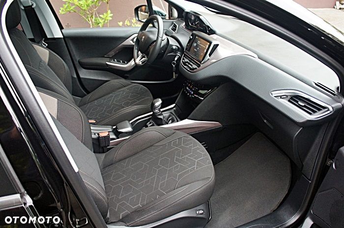 Peugeot 2008 PureTech 82 Allure - 17