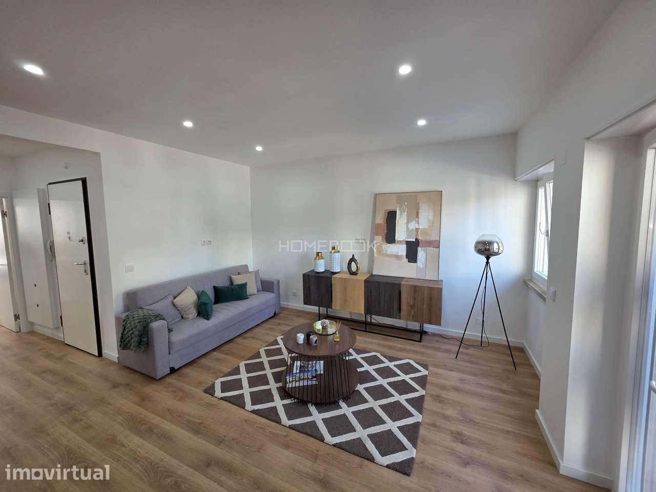 Apartamento T3 em renovação, em Benfica - Grande imagem: 2/17