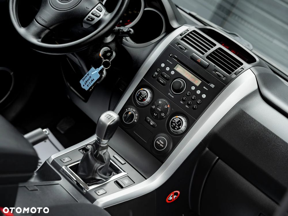 Suzuki Grand Vitara 2.0 Comfort + Family - 19