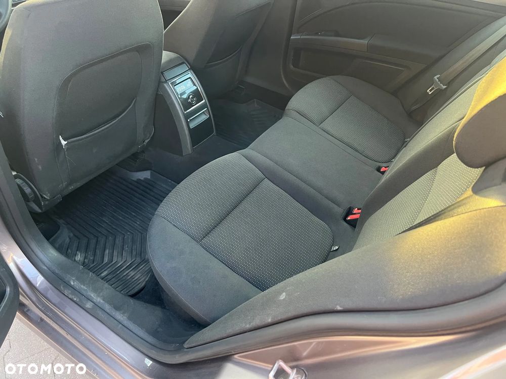 Skoda Superb 2.0 TDI Active - 10