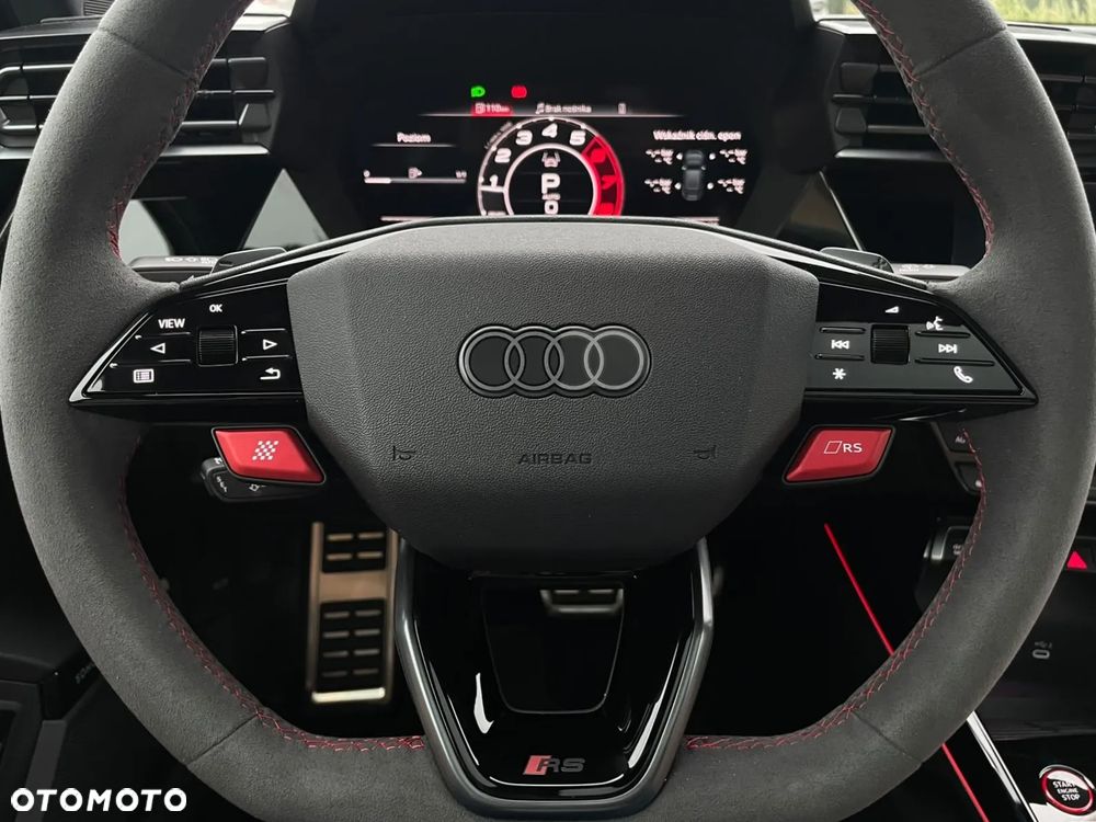 Audi RS3 Limousine - 12