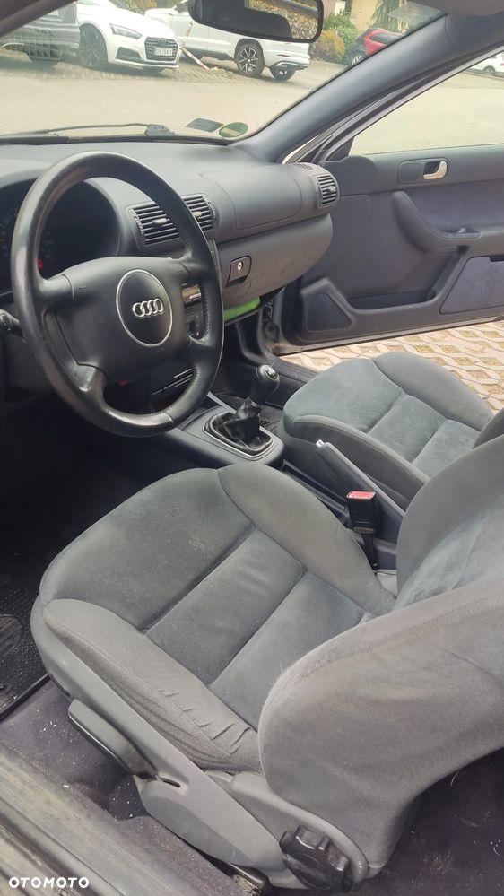 Audi A3 3-drzwiowe 1.6 Ambiente - 10
