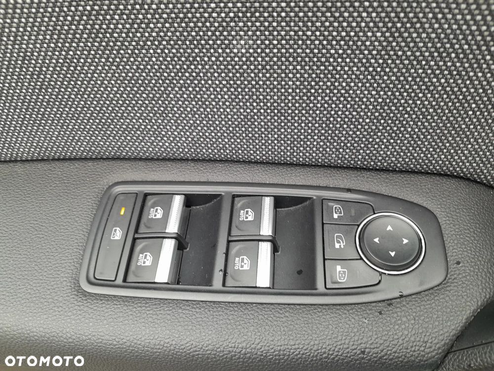 Renault Captur 1.3 TCe Intens EDC - 27