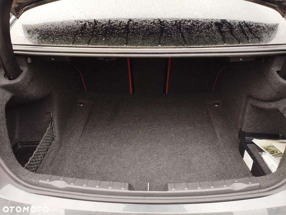 BMW Seria 3 340i GPF xDrive M Sport Shadow sport - 35