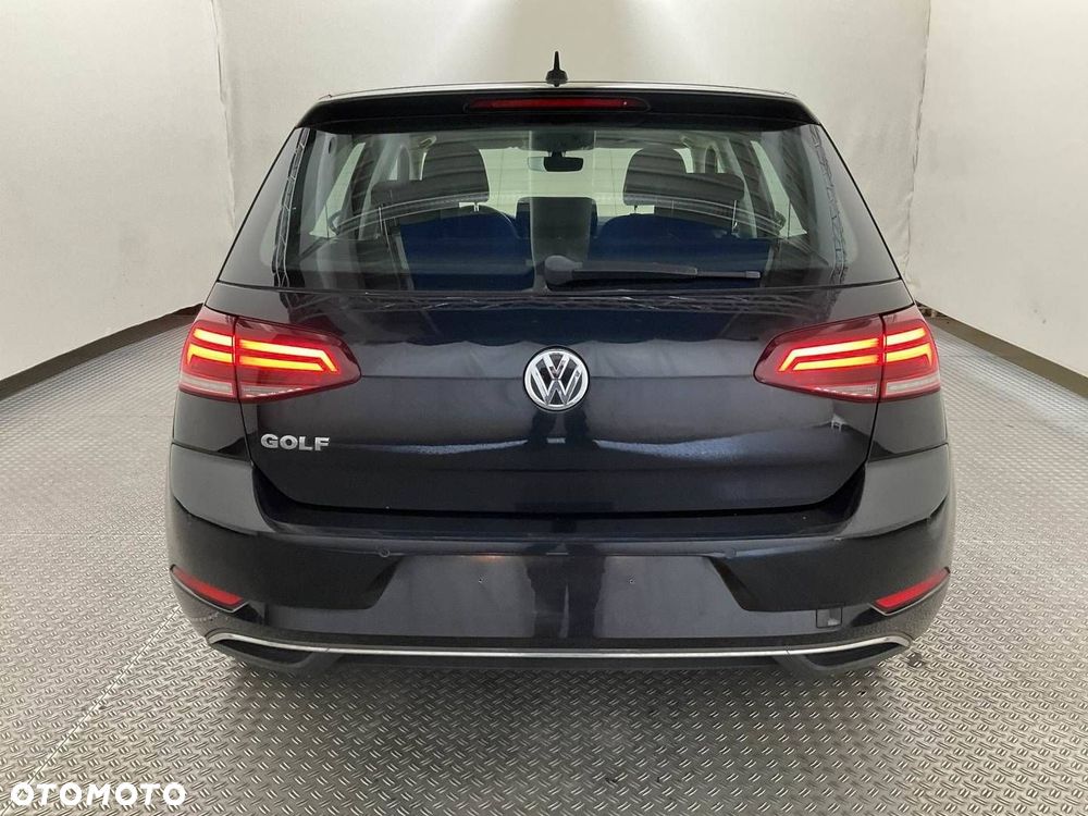 Volkswagen Golf - 8