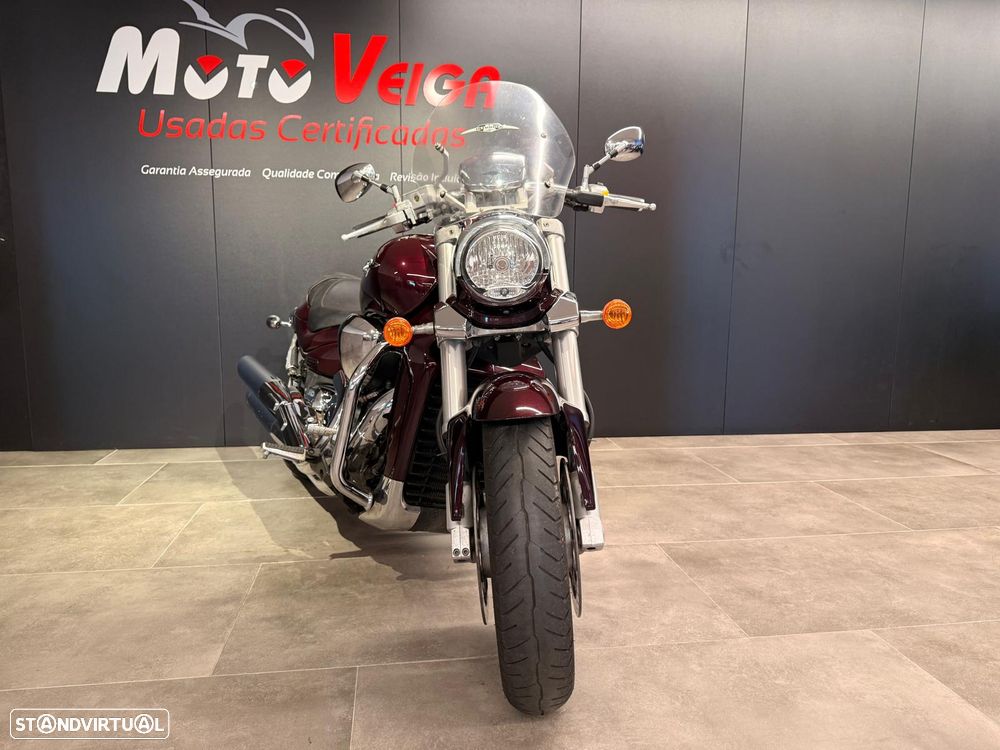 Suzuki Intruder - 10