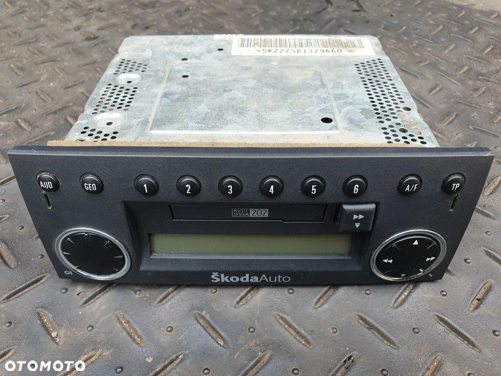 SKODA FABIA I RADIO FABRYCZNE RADIOODTWARZACZ NA KASETY 6Y0035152A - 1