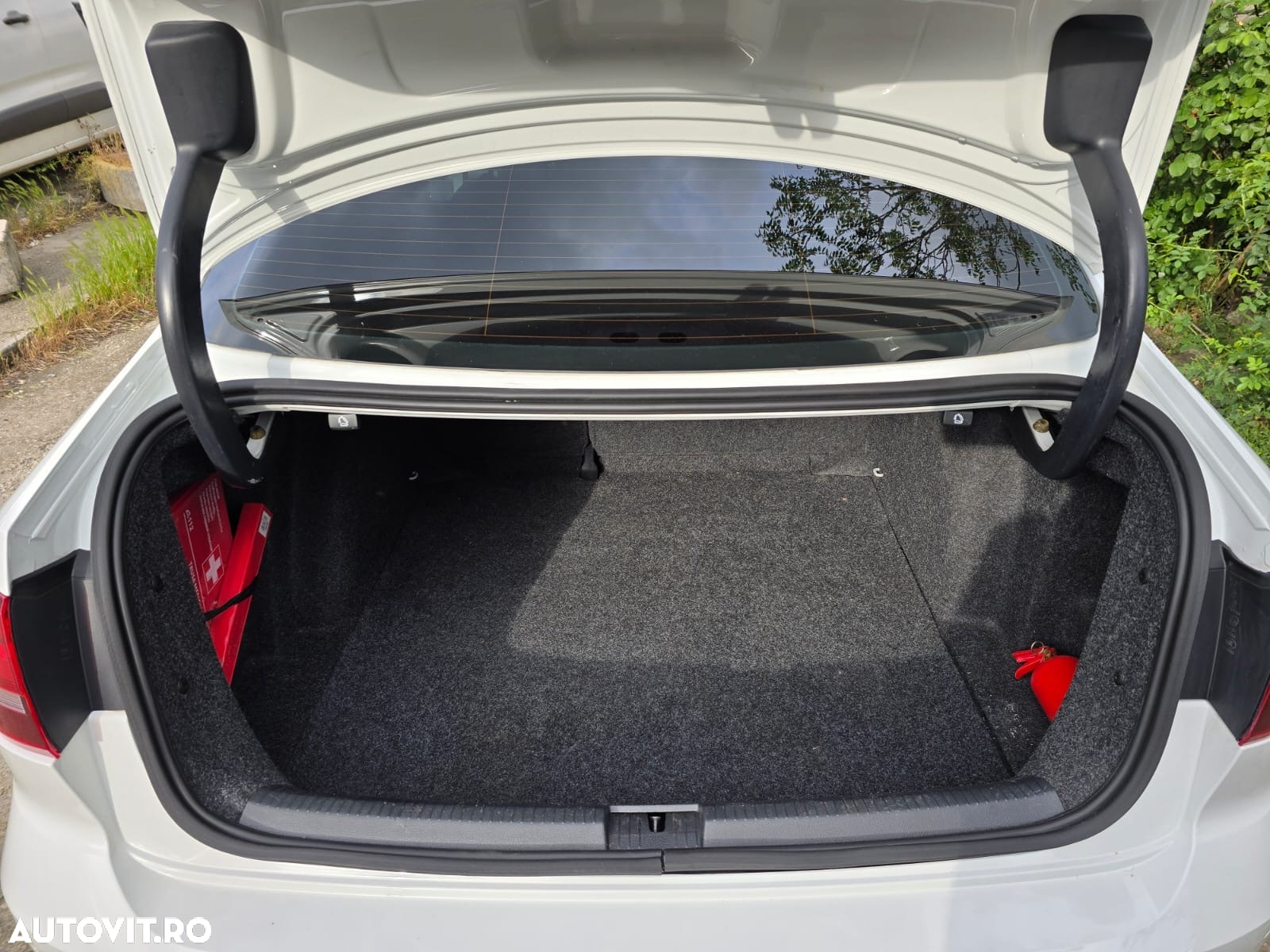 Volkswagen Jetta 2.0 TDI Comfortline - 17