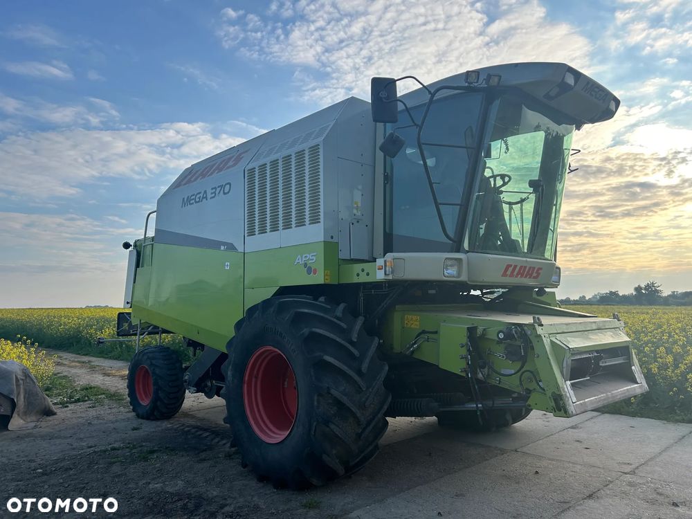 Claas Mega 370 - 4