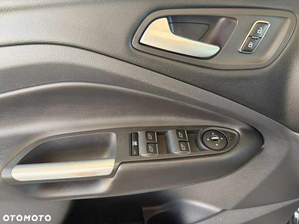 Ford Kuga - 16