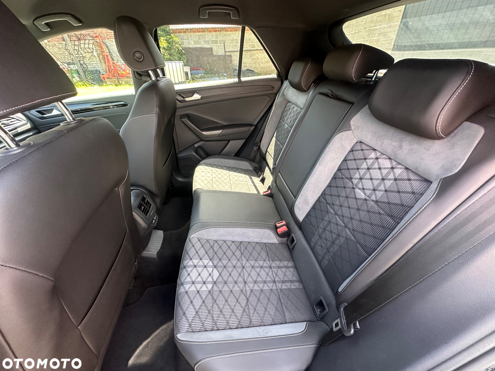 Volkswagen T-Roc 1.5 TSI OPF DSG R-Line - 16