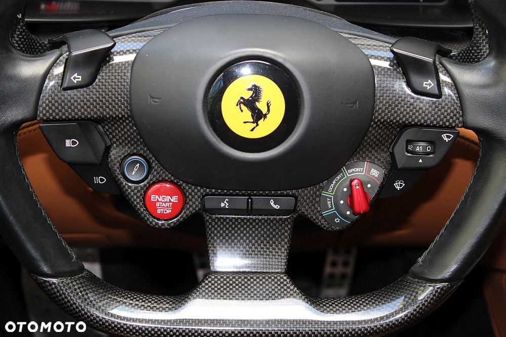 Ferrari GTC4Lusso - 21