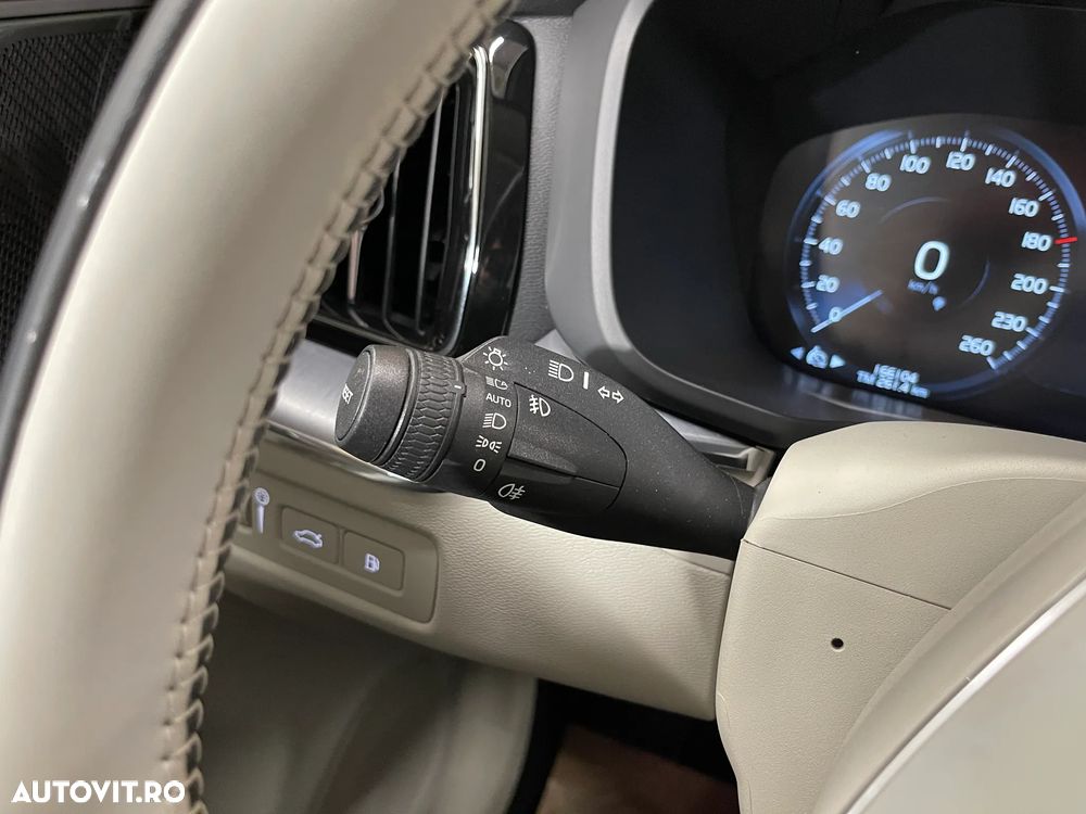 Volvo XC 60 T6 AWD Recharge Geartronic Inscription Expression - 27